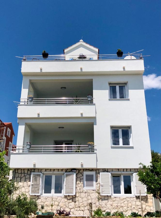 Villa Dani Sea & Pool Apartments Trogir Exterior foto